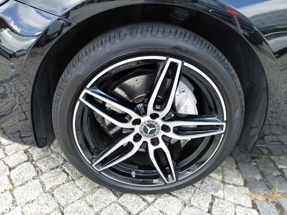 Mercedes-Benz Klasa E 220 d 4-Matic 9G-TRONIC - 24