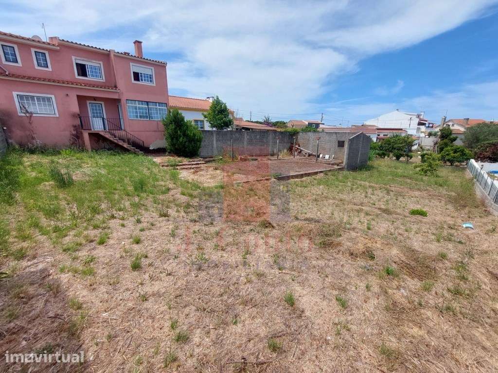 Moradia Geminada T4 com terreno | Entre a Cidade e a Praia - Grande imagem: 2/29