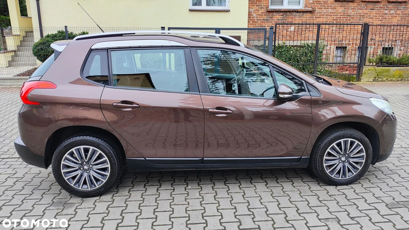 Peugeot 2008 1.6 e-HDi Style S&S - 14