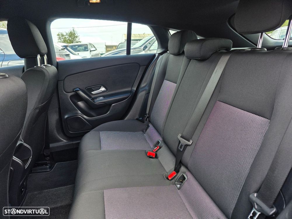 Mercedes-Benz CLA 180 - 8