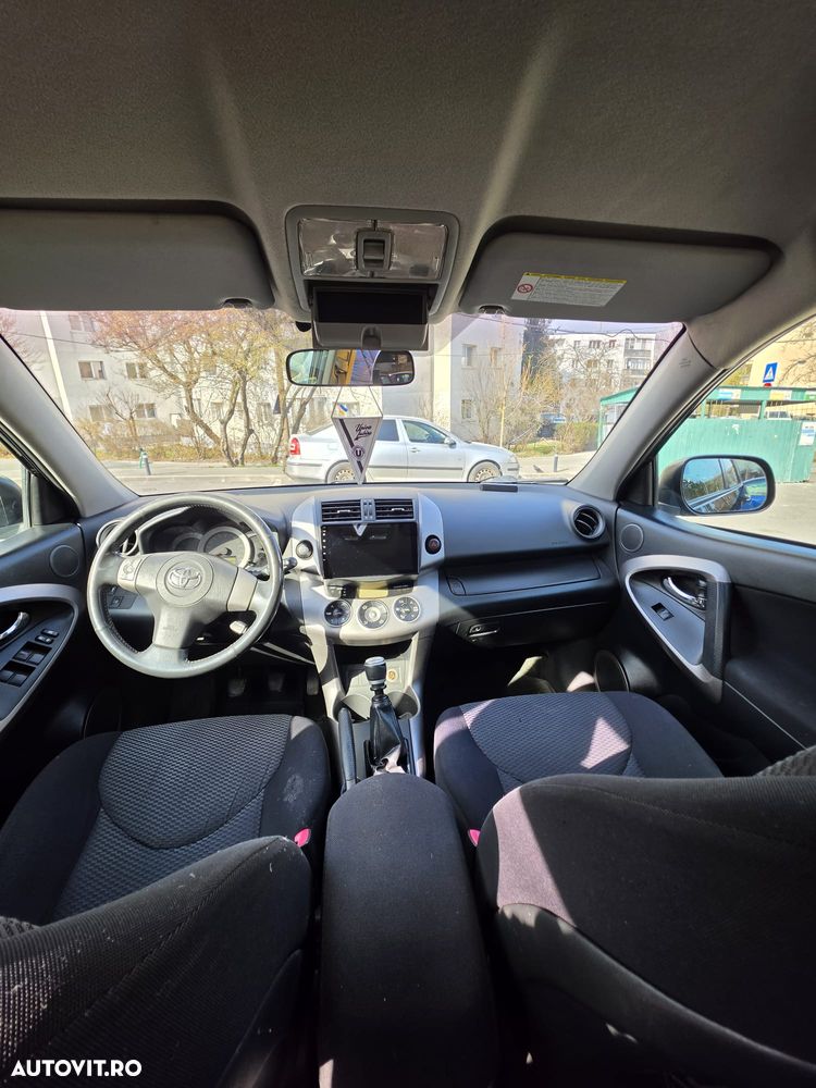 Toyota RAV4 2.2 D-4D Confort - 1