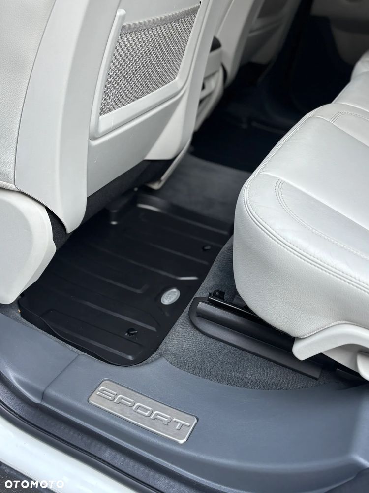 Land Rover Discovery Sport TD4 HSE Luxury - 11