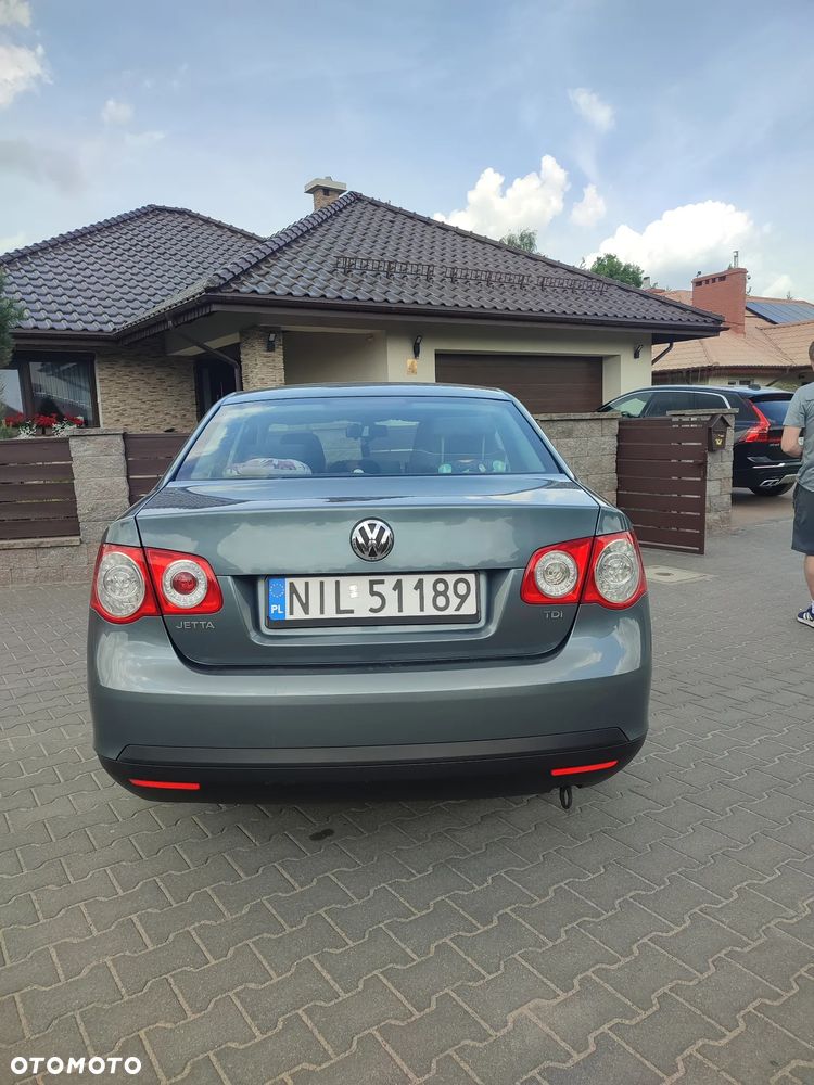 Volkswagen Jetta 1.9 TDI Comfortline - 8