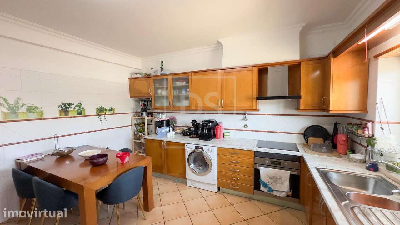 Moradia T3+1 com Vista Mar em Condomínio Fechado com Piscina e Garagem - Grande imagem: 2/29