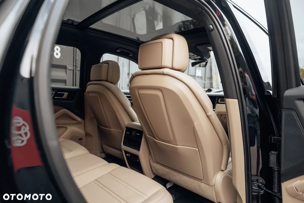 Porsche Cayenne Platinum Edition - 24