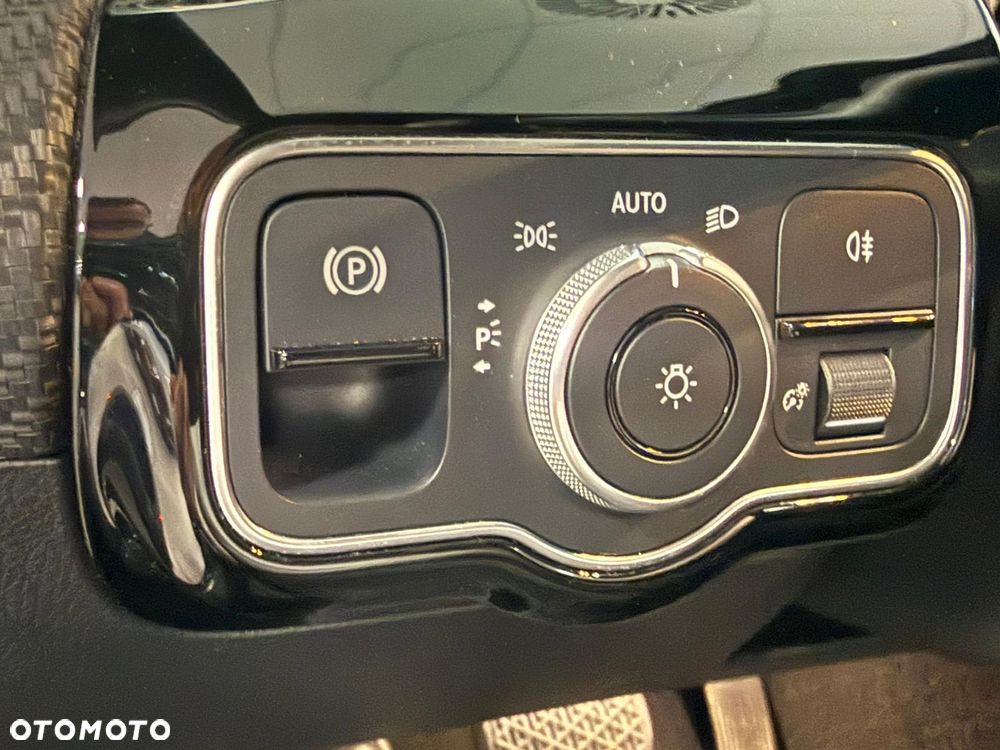 Mercedes-Benz Klasa A 200 Edycja specjalna 7G-DCT - 14