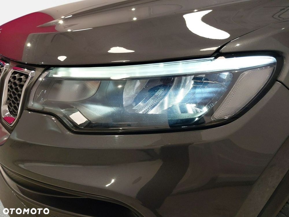 Jeep Compass - 10