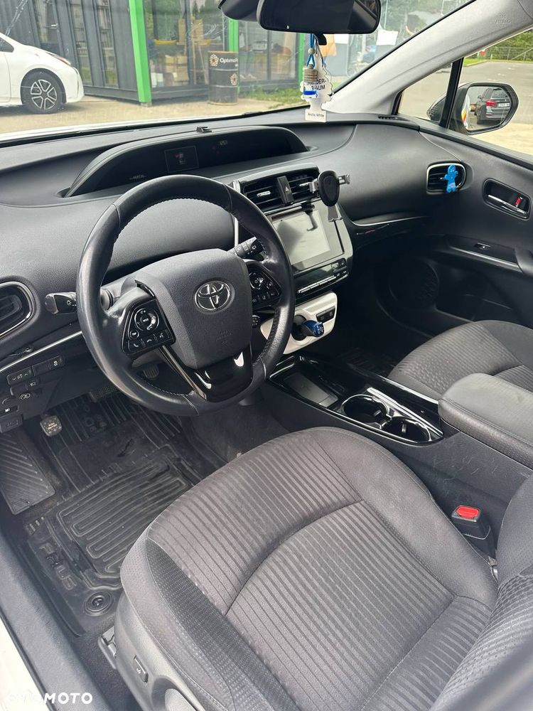 Toyota Prius (Hybrid) Executive - 5