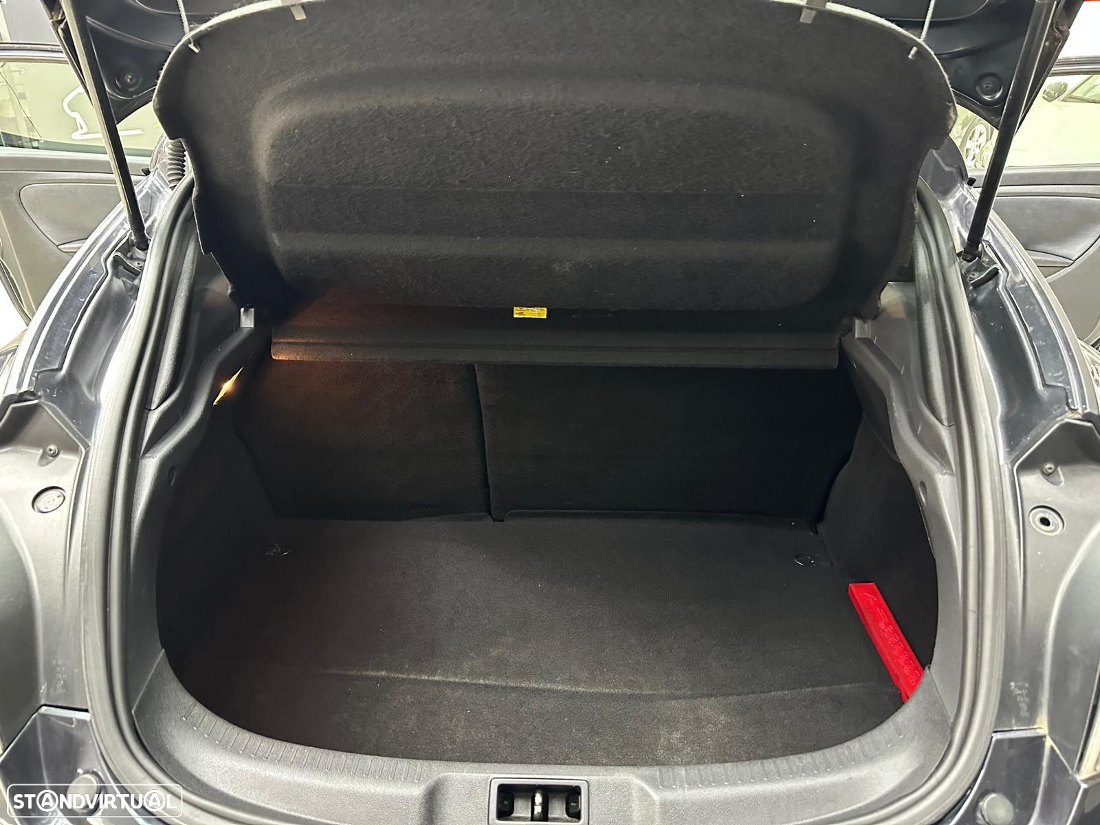 Renault Megane Coupe 1.5 dCi - 9