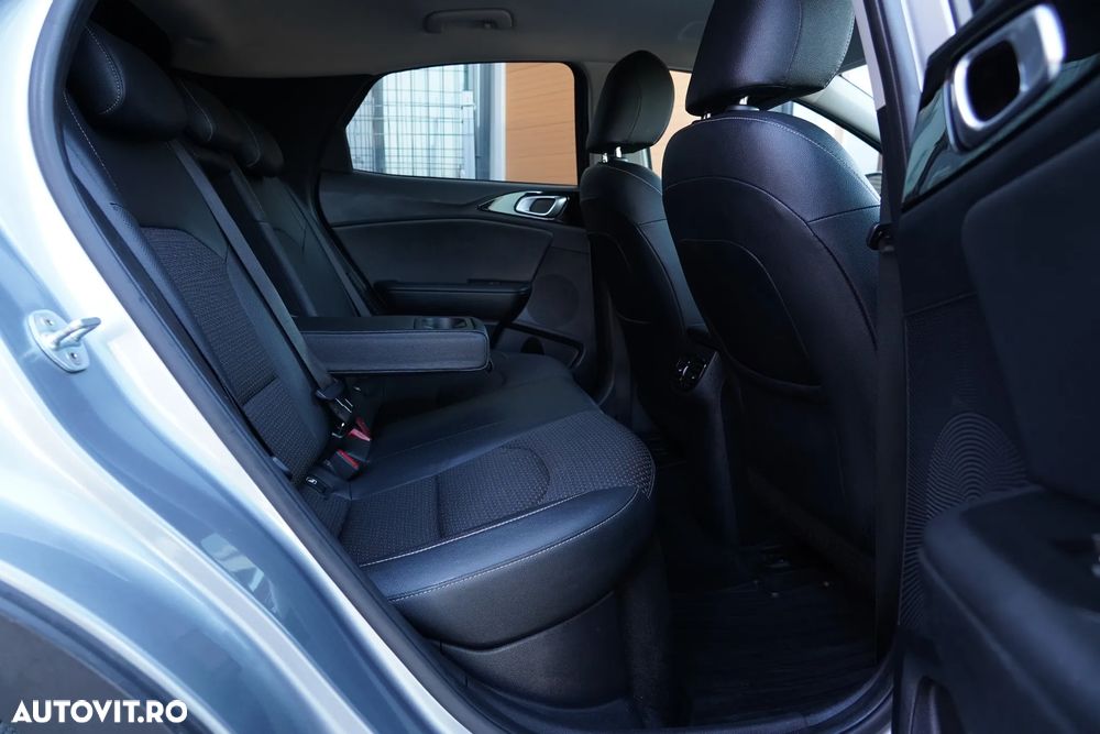 Kia XCeed - 10
