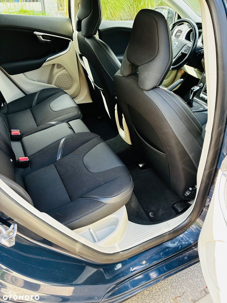 Volvo V40 D4 Drive-E Momentum - 15