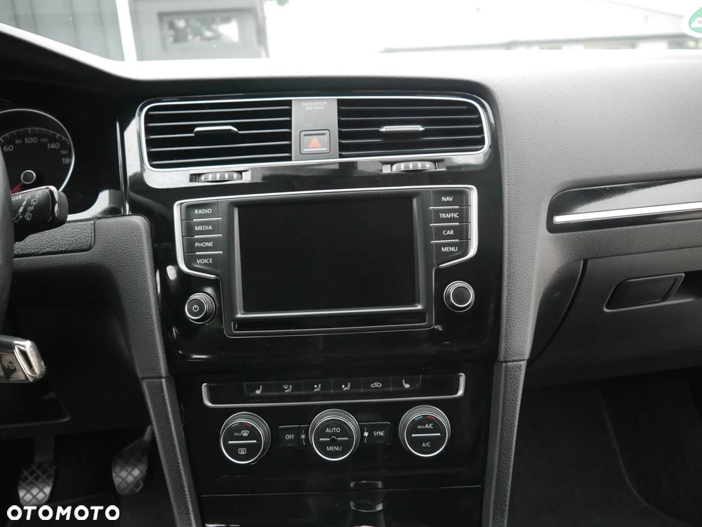Volkswagen Golf 2.0 TDI (BlueMotion Technology) Highline - 23