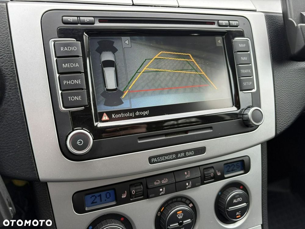 Volkswagen Passat - 33