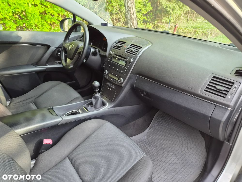 Toyota Avensis 2.0 D-4D Luna - 11