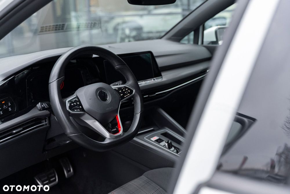 Volkswagen Golf - 35