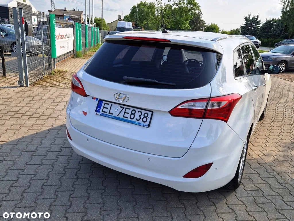 Hyundai i30 1.6 CRDi Premium - 8