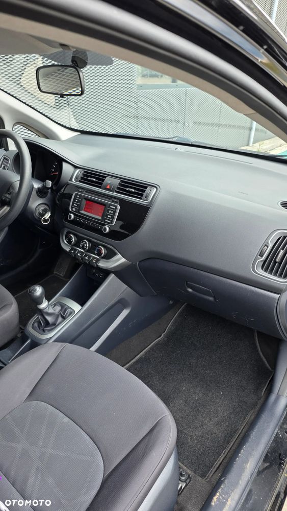 Kia Rio - 10