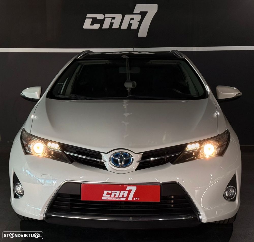 Toyota Auris Touring Sports 2014 photo 2