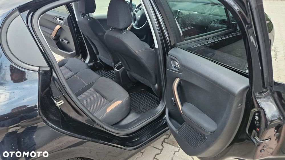 Peugeot 208 82 VTI Style - 12