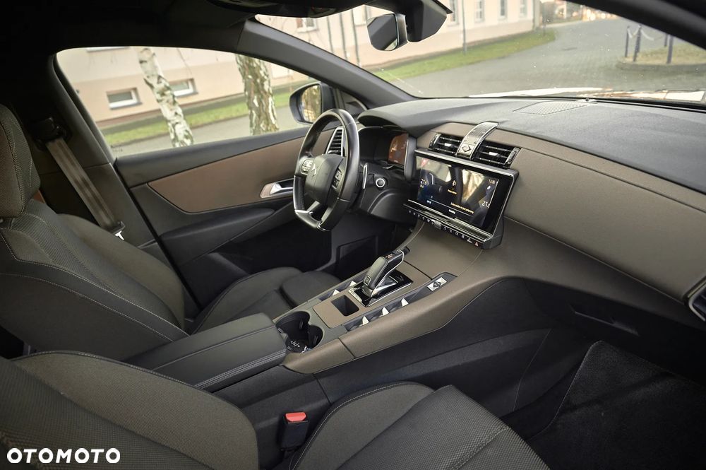 DS Automobiles DS 7 Crossback - 32