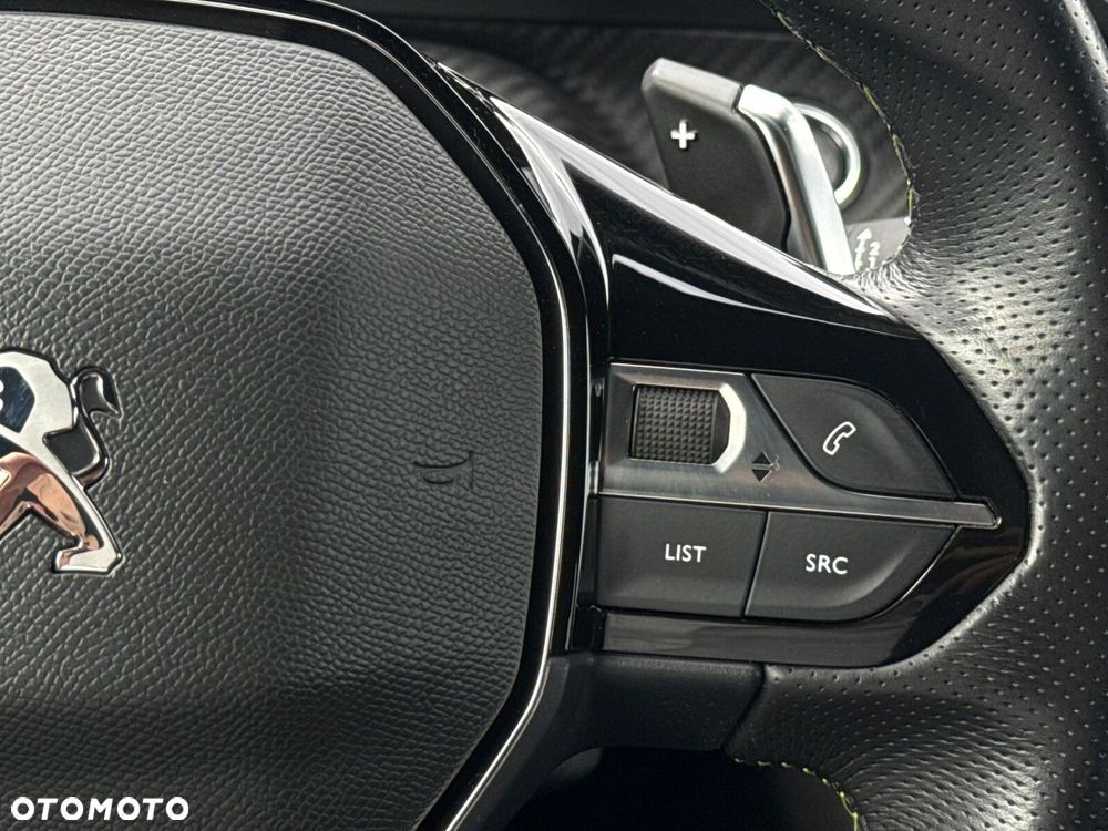 Peugeot 208 - 17