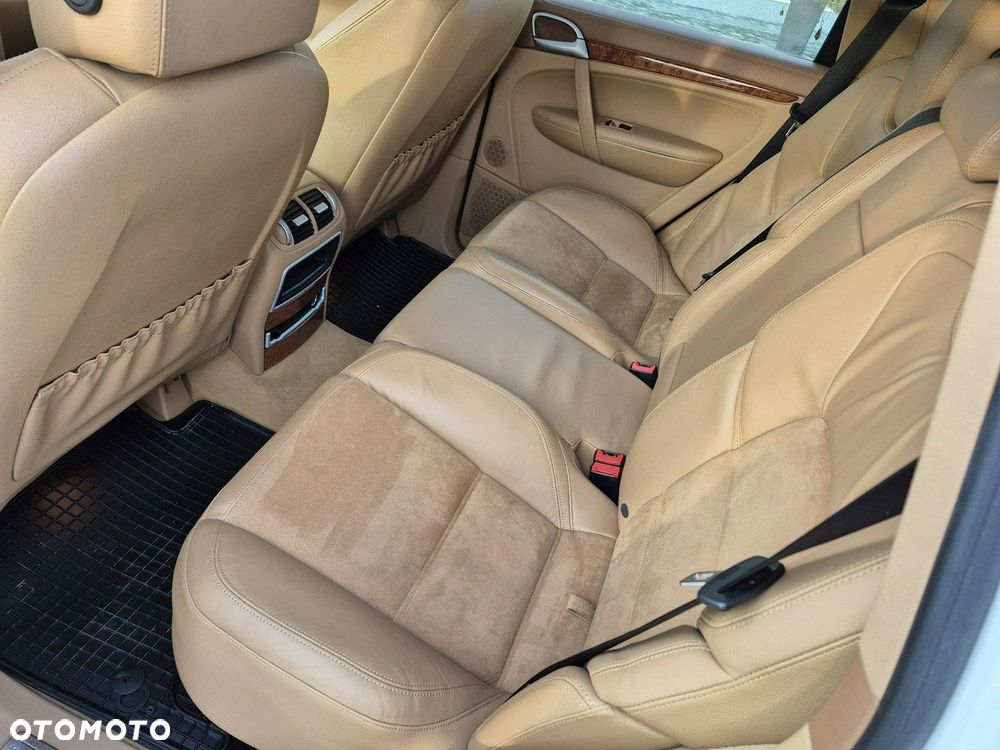 Porsche Cayenne - 18