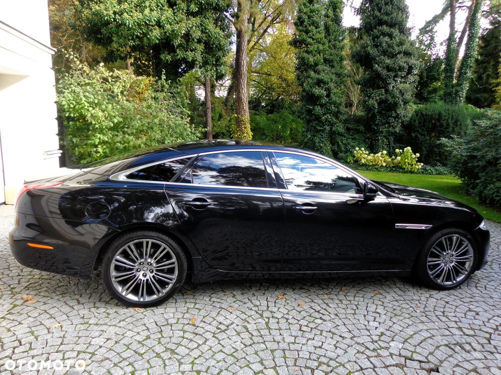 Jaguar XJ - 11