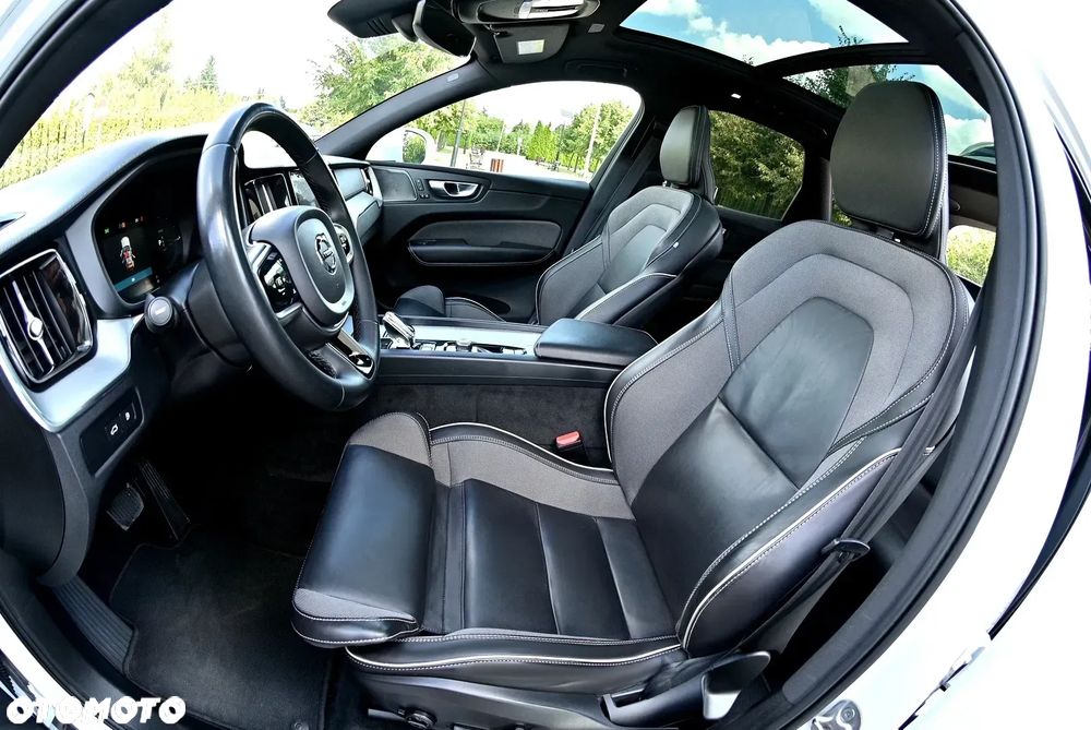 Volvo XC 60 T6 AWD Plug-In Hybrid Inscription - 24
