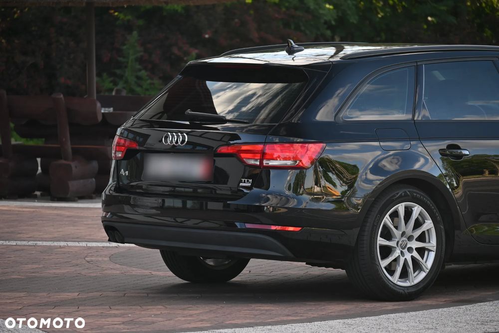 Audi A4 Avant 2.0 TDI ultra S tronic sport - 19