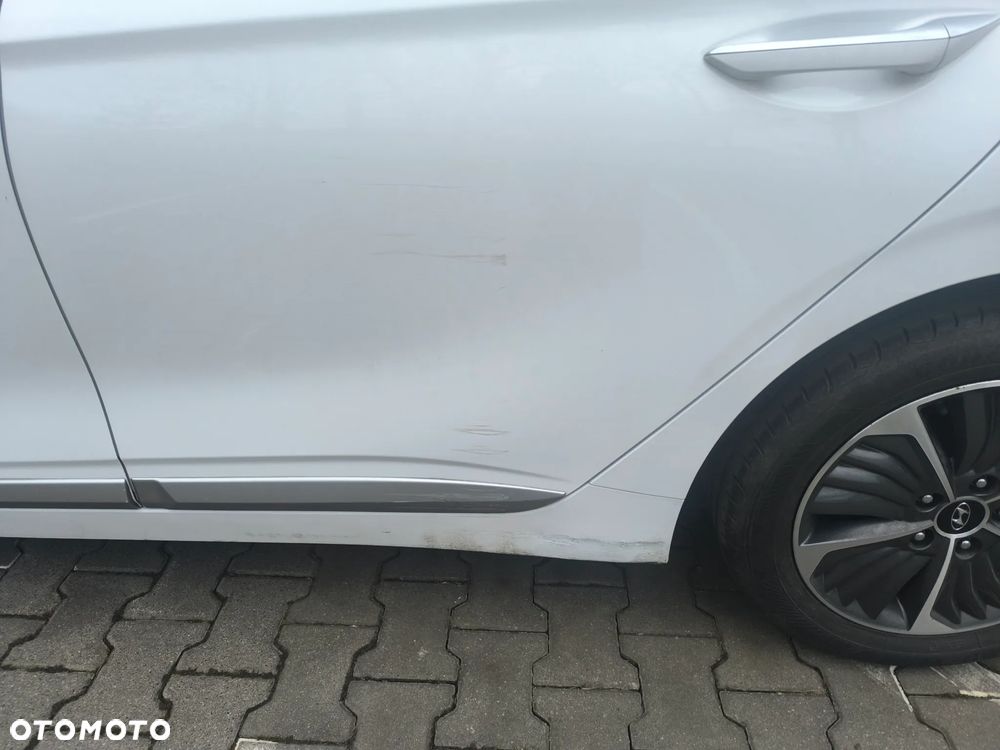 Hyundai IONIQ Plug-in hybrid Premium - 17