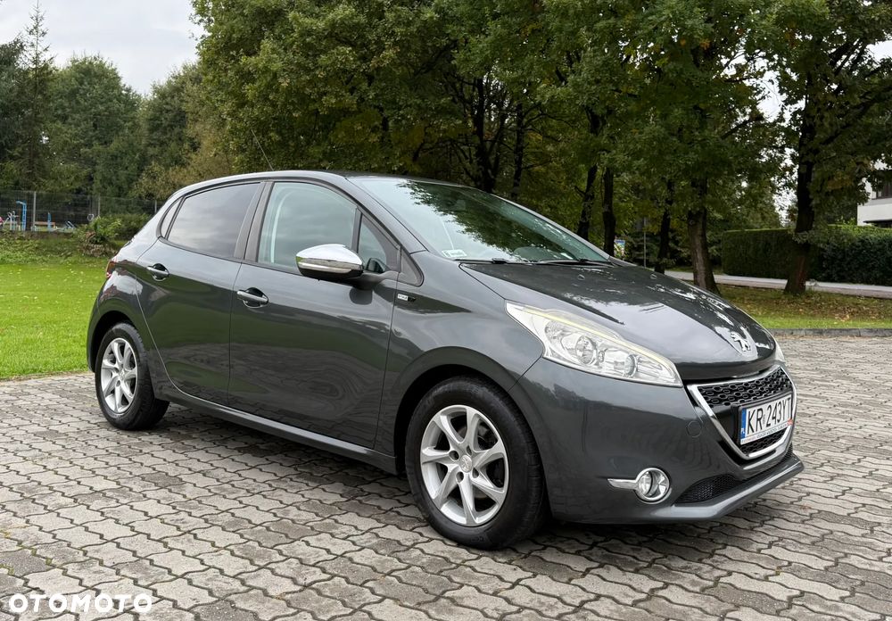 Peugeot 208 1.2 VTi Style - 1