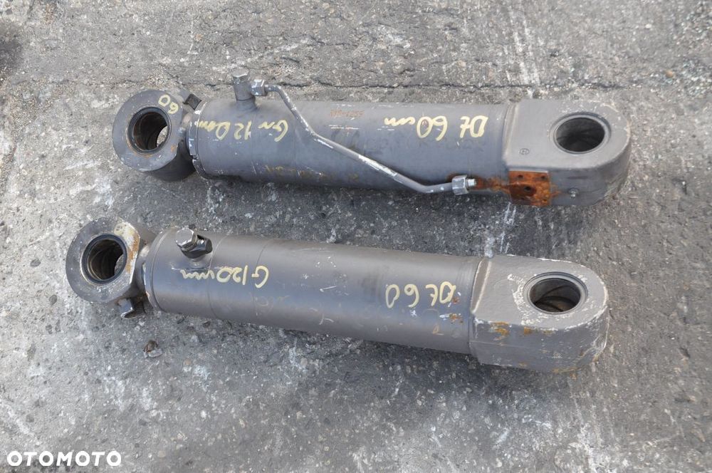 SIŁOWNIK HYDRAULICZNY MECALAC DŁ. 60 CM - 1