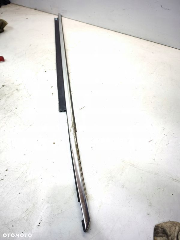 LISTWA CHROM DRZWI PRAWY PRZÓD AUDI A5 COUPE 8T0853284H 2ZZ - 2