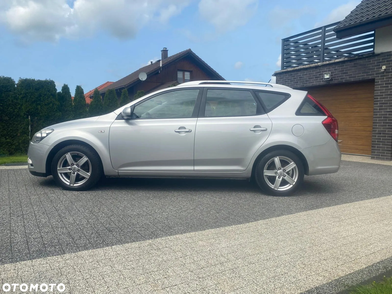 Kia Ceed - 11