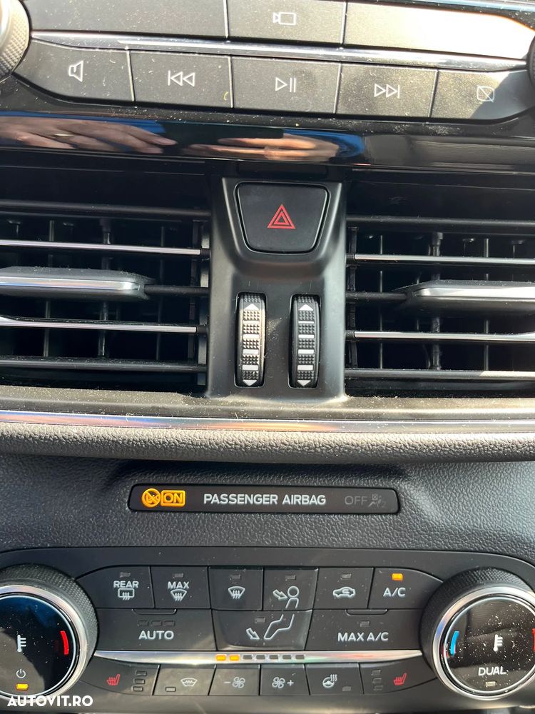 Ford Kuga 2.5 Duratec FHEV TITANIUM X - 15