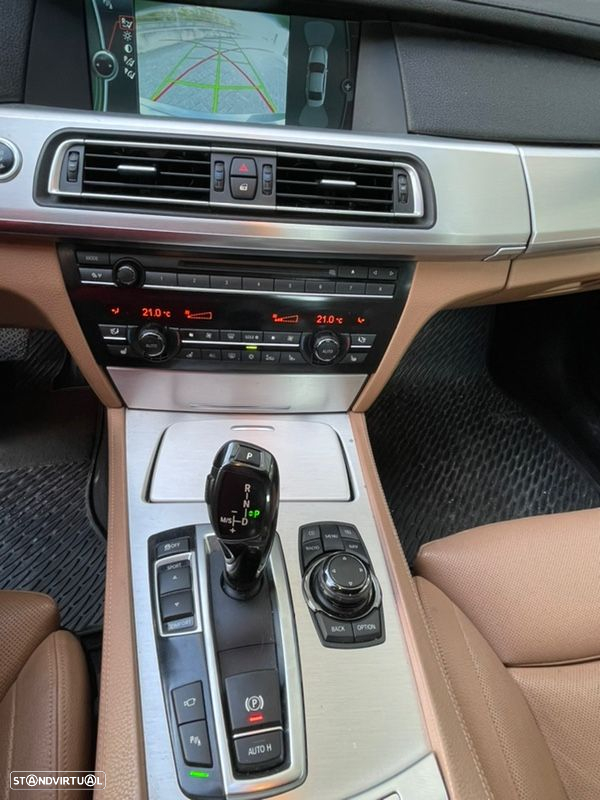 BMW 740 d Pack M - 20