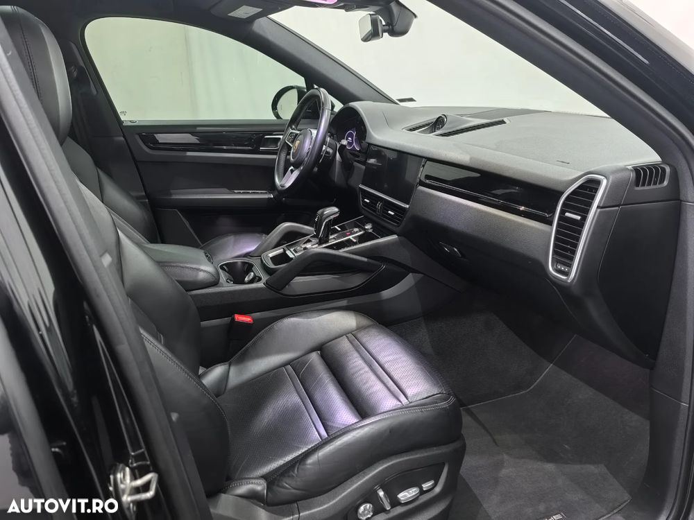 Porsche Cayenne - 35