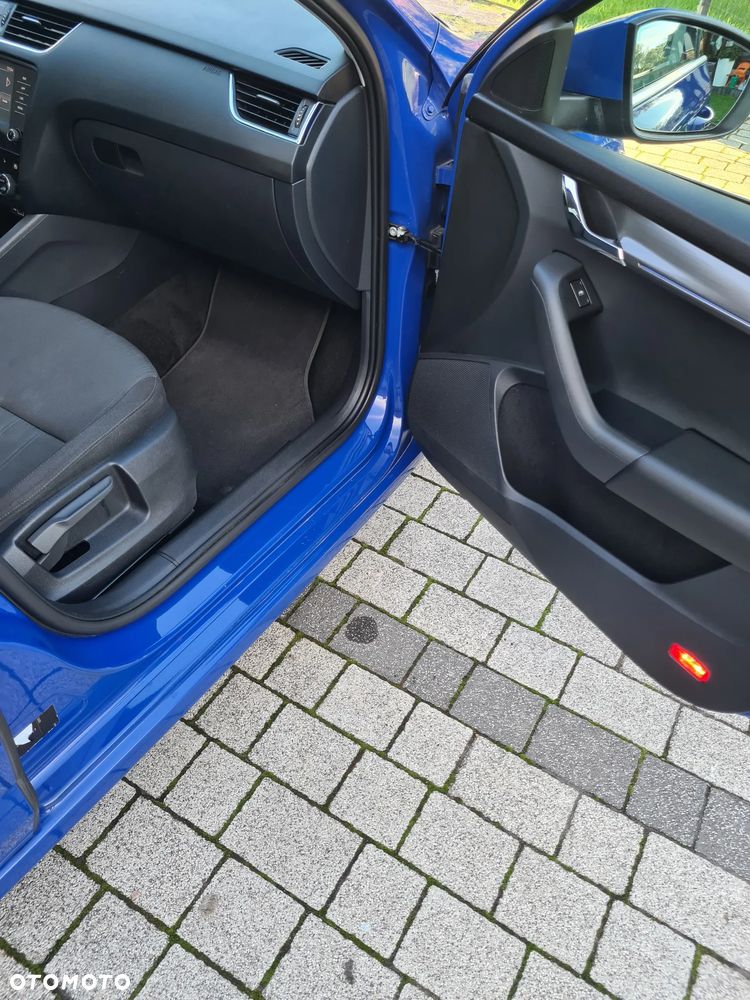 Skoda Octavia 1.6 TDI DSG Premium Edition - 32