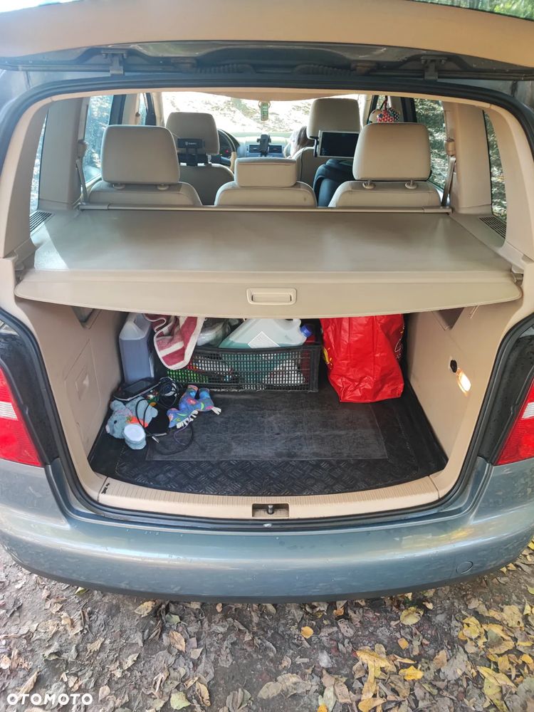 Volkswagen Touran 1.9 TDI DSG Highline - 18
