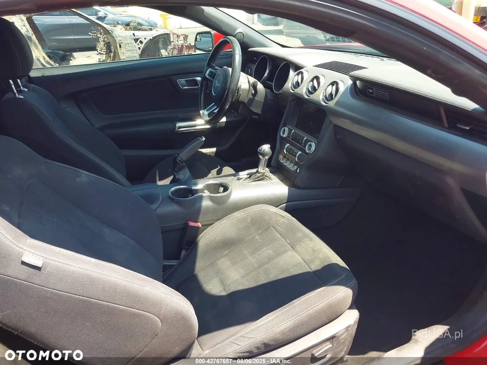 Ford Mustang - 6