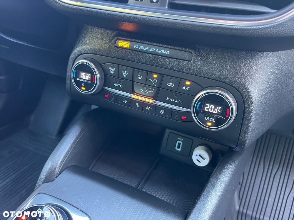 Ford Focus - 33