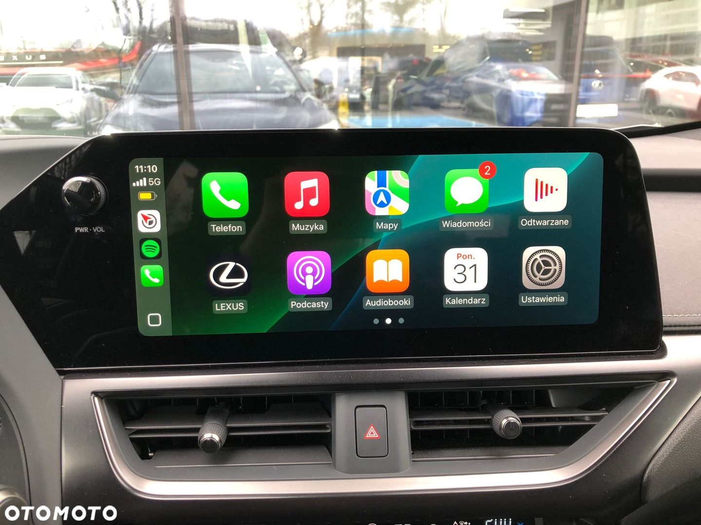 Lexus UX - 12