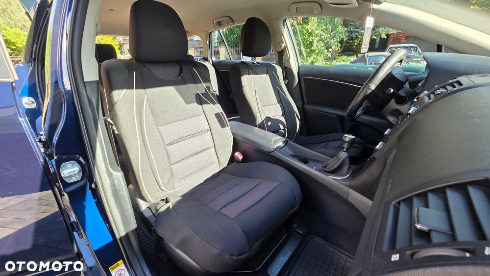 Toyota Avensis - 12