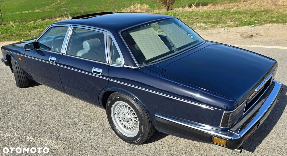 Jaguar Daimler 4.0i - 15