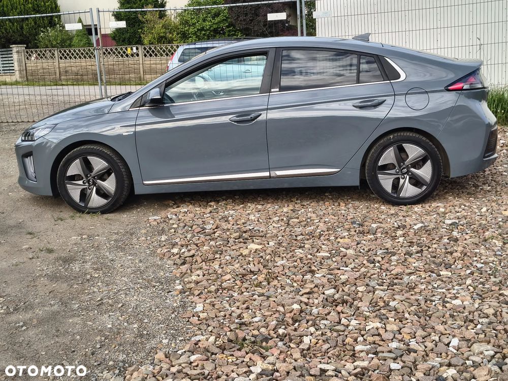Hyundai IONIQ Hybrid Platinum - 25