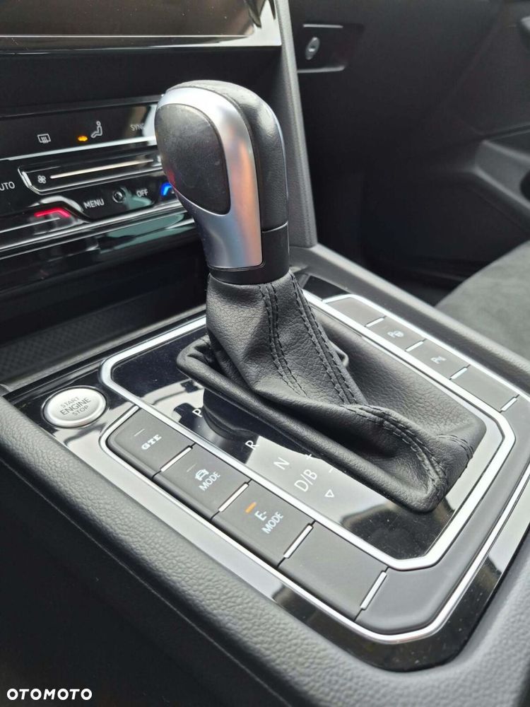 Volkswagen Passat - 23