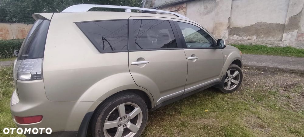 Mitsubishi Outlander 2.0 DID Intense + - 1