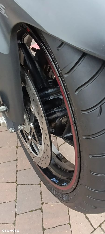 Suzuki GSX 1000 - 18