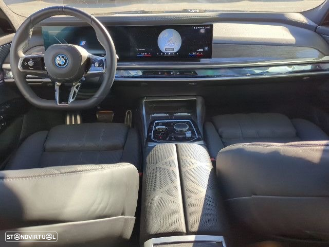 BMW i7 eDrive50 Pack Desportivo M - 9