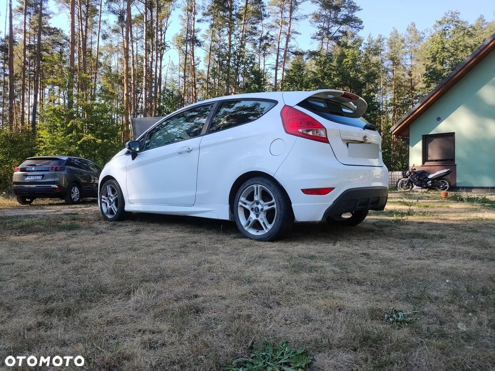 Ford Fiesta - 4